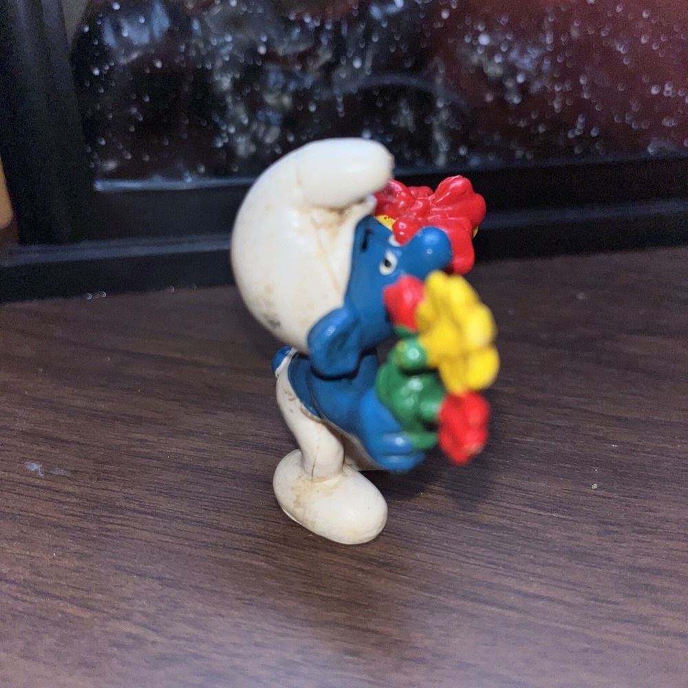 Smurf with Flowers and Gift Vintage Toy‎ 1978 Figure PEYO Schleich - Picture 4 of 5